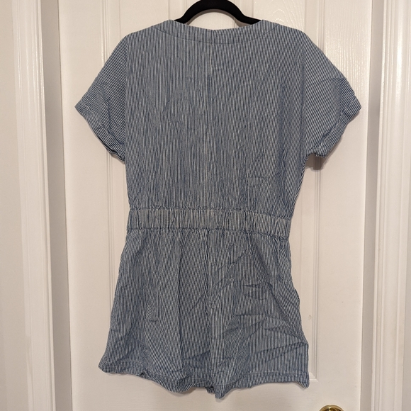 American eagle pin stripe romper - Picture 2 of 4
